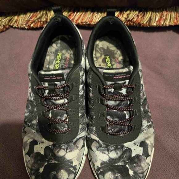 Sketchers Memory Foam Sli-on Comfort Walking Work Wear Size 7 1/2 - Picture 3 of 4